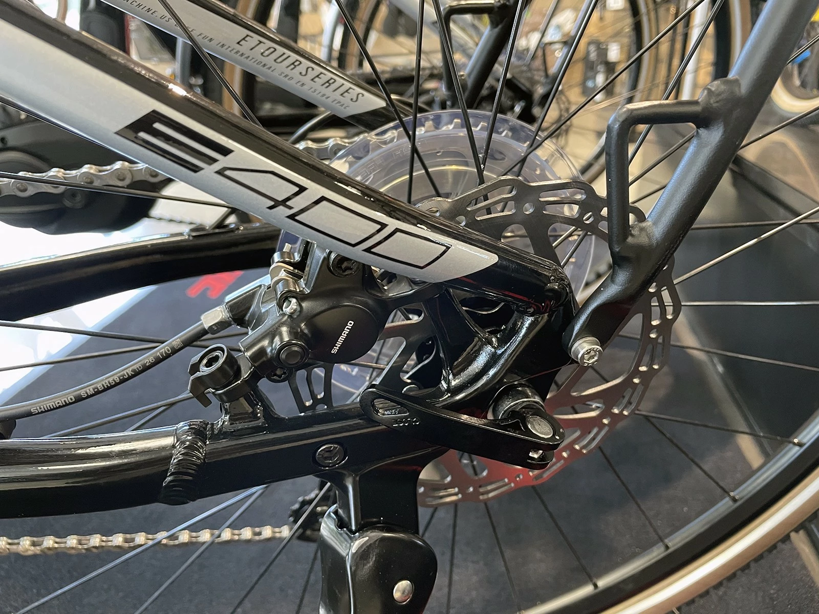 ROCK MACHINE Crossride INT E400 B Touring 500WH Vélo De Ville électrique 2022 7 ROCK MACHINE Crossride INT E400 B Touring 500WH Vélo De Ville électrique 2022 – Image 5