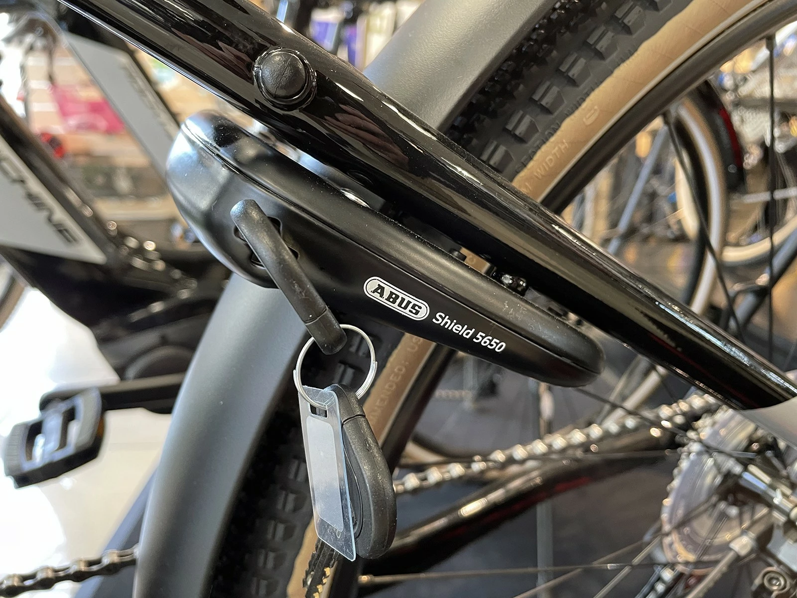 ROCK MACHINE Crossride INT E400 B Touring 500WH Vélo De Ville électrique 2022 8 ROCK MACHINE Crossride INT E400 B Touring 500WH Vélo De Ville électrique 2022 – Image 6