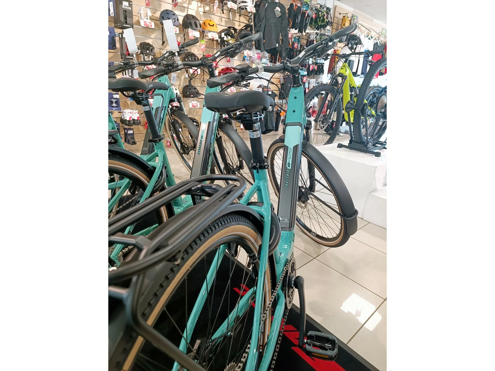 ROCK MACHINE Crossride INT E425 Touring 500WH Vélo De Ville électrique 2022 4 ROCK MACHINE Crossride INT E425 Touring 500WH Vélo De Ville électrique 2022 – Image 2